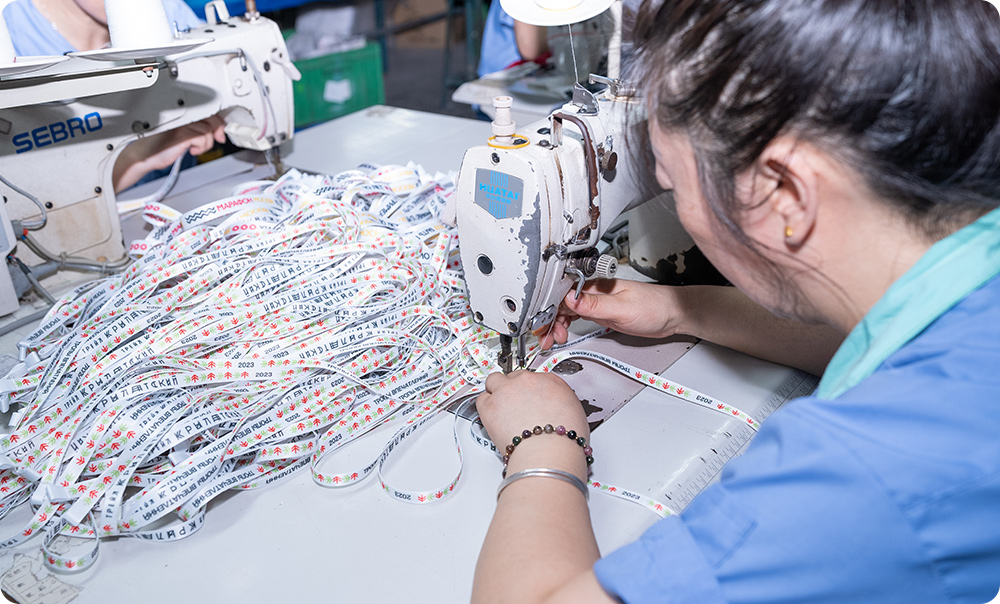 Fabricaci&oacute;n y embalaje de regalos de metal personalizados